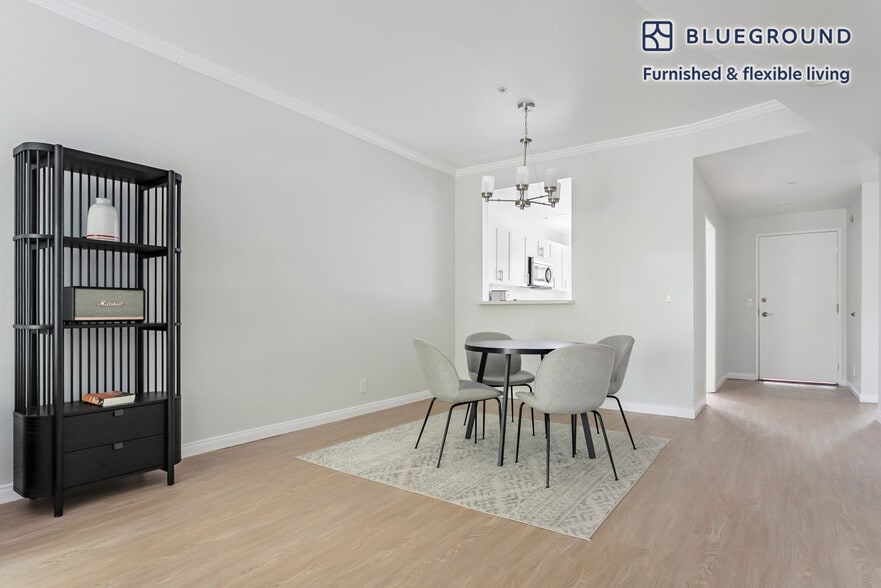 Building Photo - 16070 Sunset Blvd