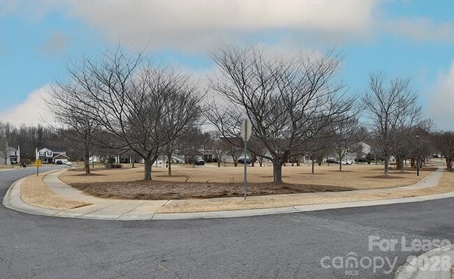 Building Photo - 8629 Buckhorn St