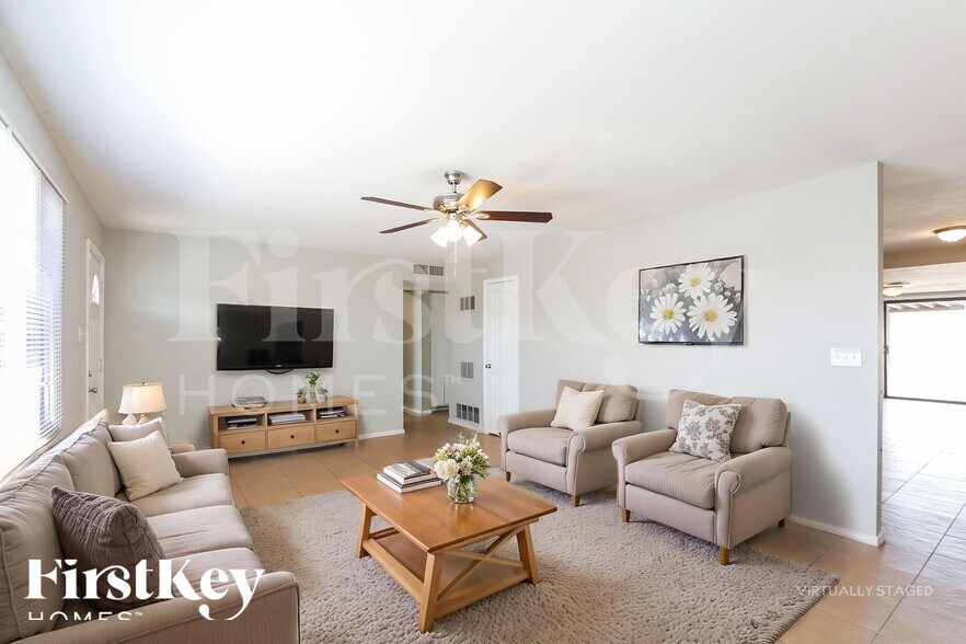 Building Photo - 5214 S 44th Pl