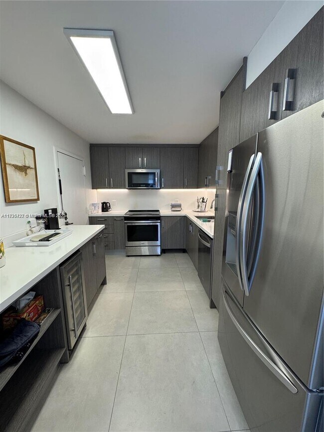 Building Photo - 5750 Collins Ave