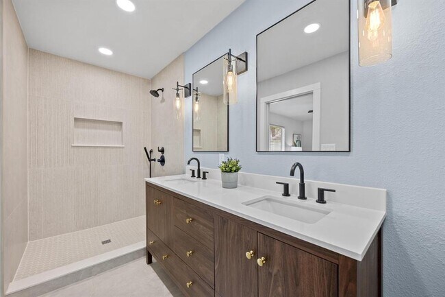 Building Photo - 11305 Songbird Cove