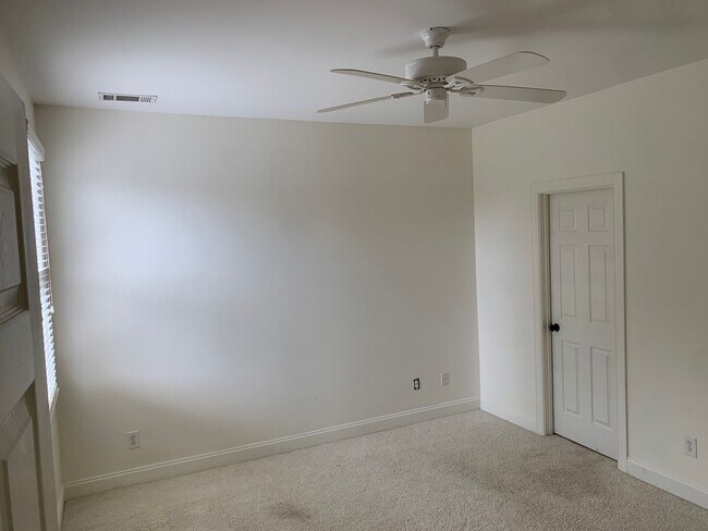 Building Photo - AVAILABLE NOW