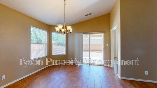 Building Photo - 6248 Calle Feliz NW