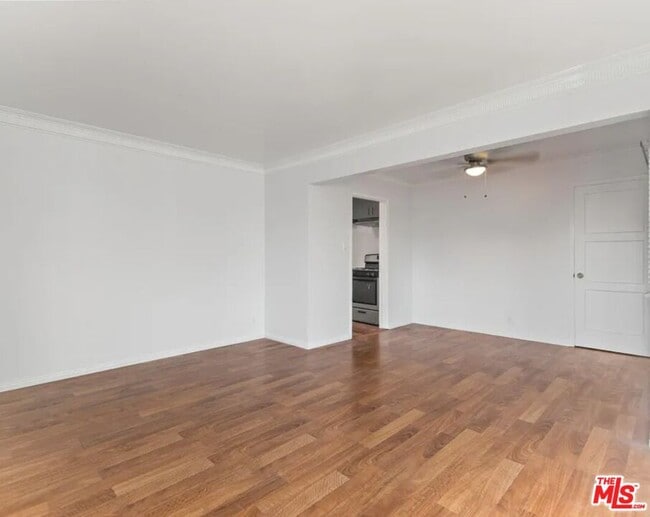 Building Photo - 5913 Overhill Dr