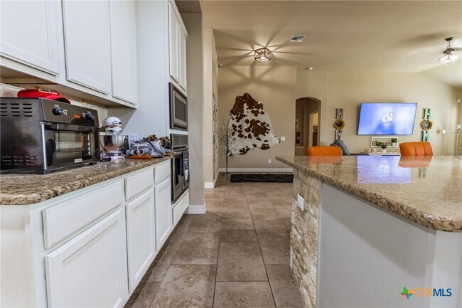 Building Photo - 1722 Village Springs
