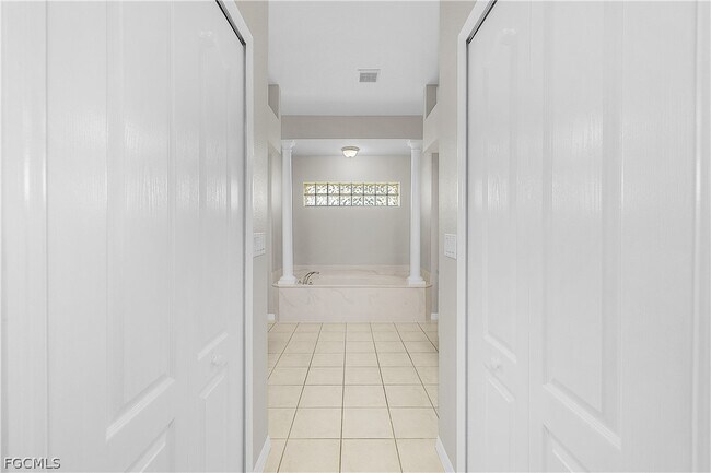 Building Photo - 2137 SW 11th Ct