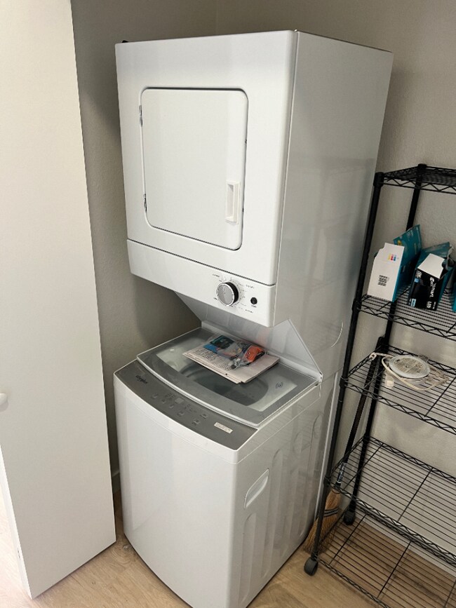 Building Photo - Fully-remodeled RiNo Townhome!