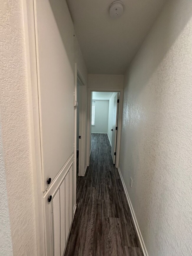 Building Photo - Beautiful Renovated Home in Bridgewood