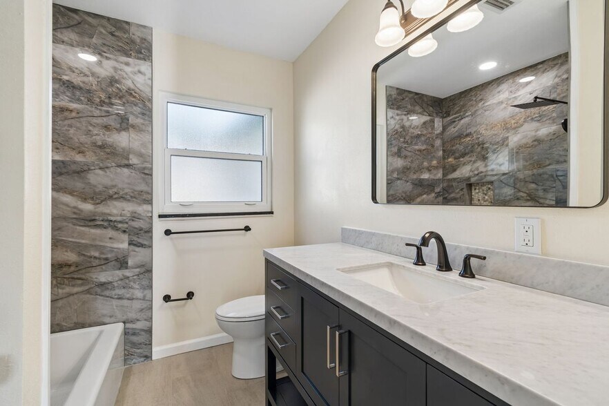 Building Photo - 1101 27th St N