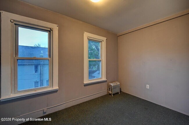 Building Photo - 819 Delaware St