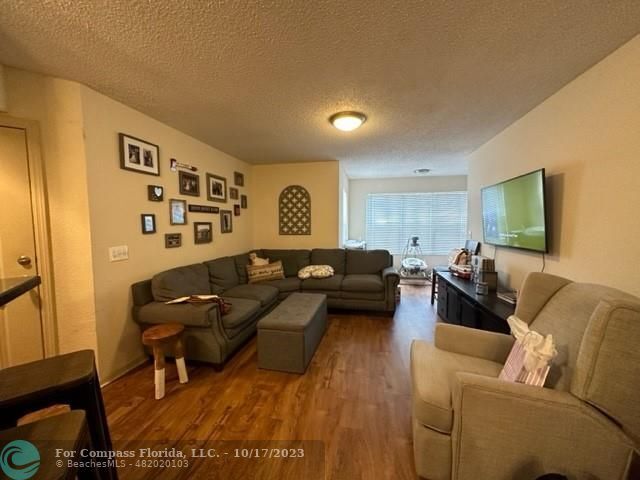 Building Photo - 12980 Vista Isles Dr