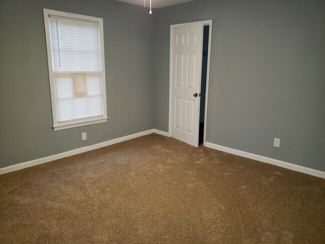 Building Photo - 5656 Heron Ct