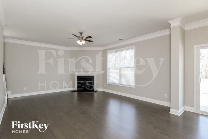 Building Photo - 3928 Lake Breeze Dr