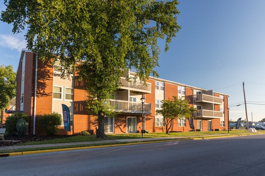 Primary Photo - Wabash Riverfront Flats