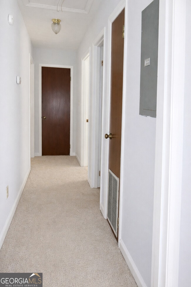 Building Photo - 1905 Karen Cir