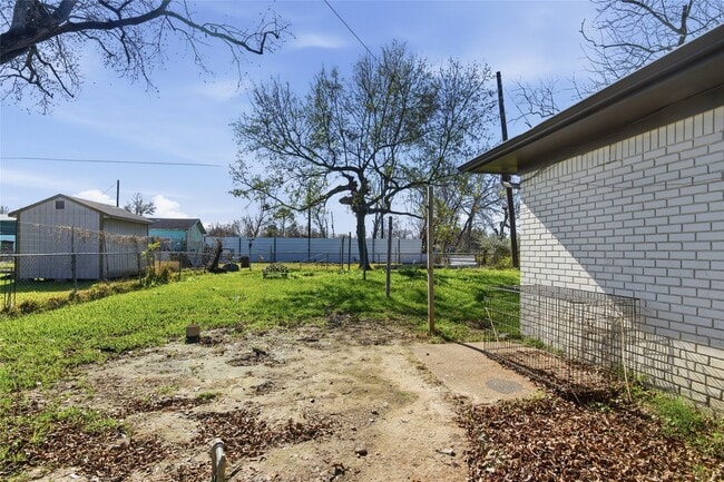 Building Photo - 6318 Laramie St