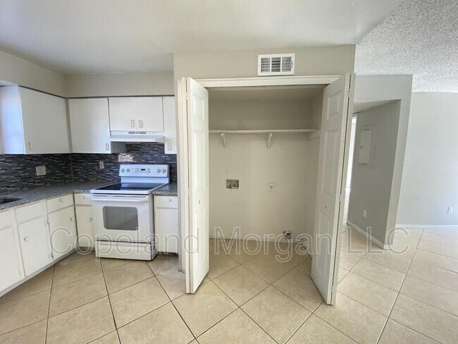 Building Photo - 5615 E 127th Ave