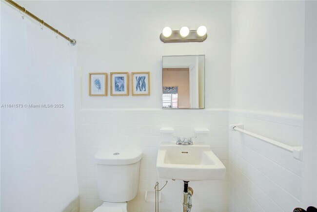 Building Photo - 855 SW 7th St