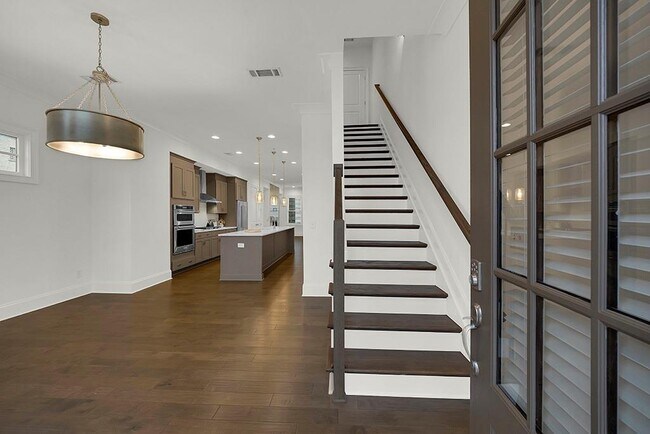 Building Photo - 6807 Encore Blvd