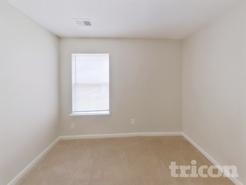 Building Photo - 529 Pullman St SW