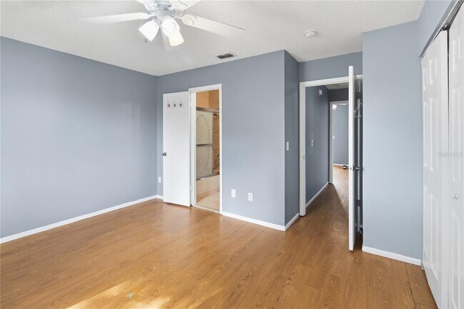 Building Photo - 204 Eden Ln