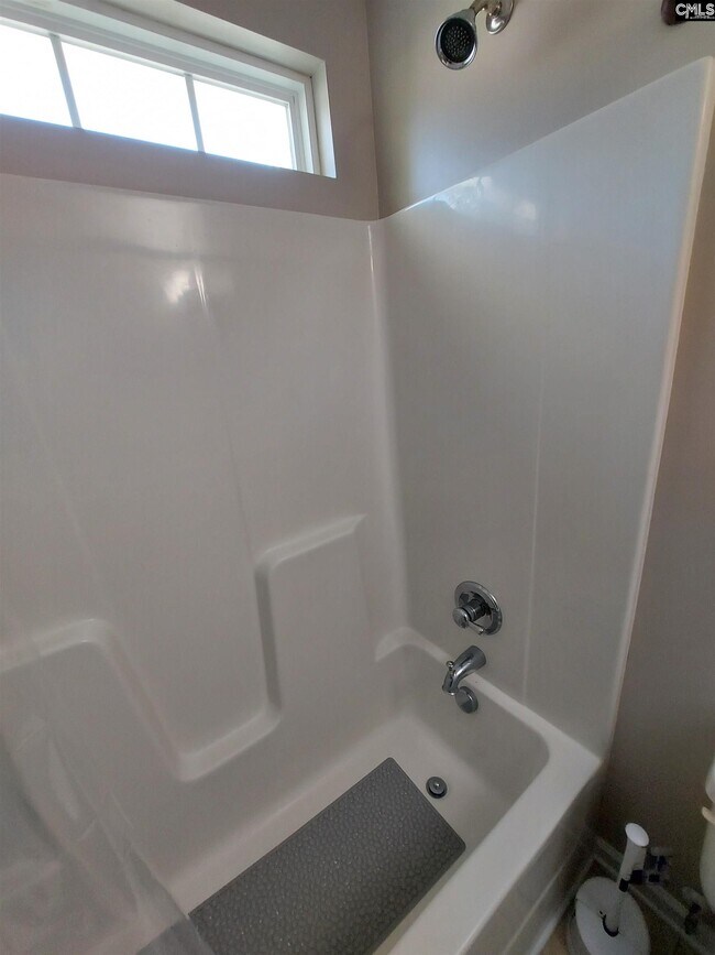 Building Photo - 418 Hawkeye Ct