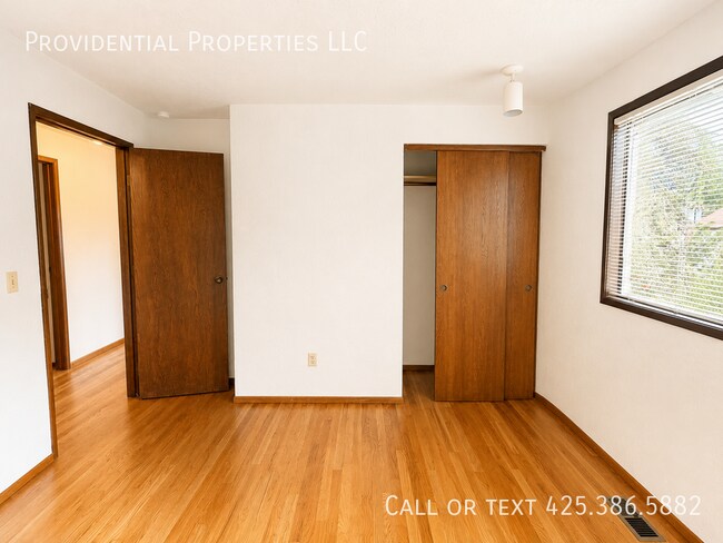 Building Photo - 13316 22nd Ave NE