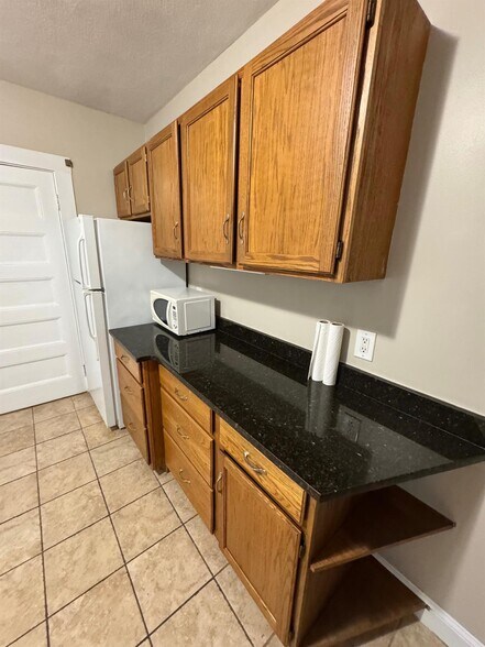 Building Photo - 97 Marion St