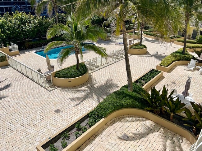 Building Photo - 310 S Ocean Blvd