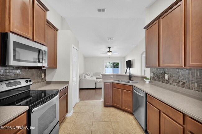 Building Photo - 16301 Magnolia Grove Way