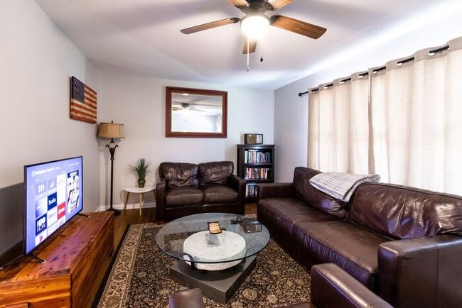 Building Photo - 294 Lemont Dr