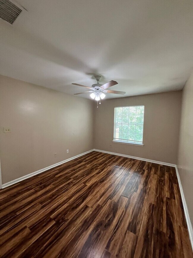 Building Photo - 4013 Catawba St