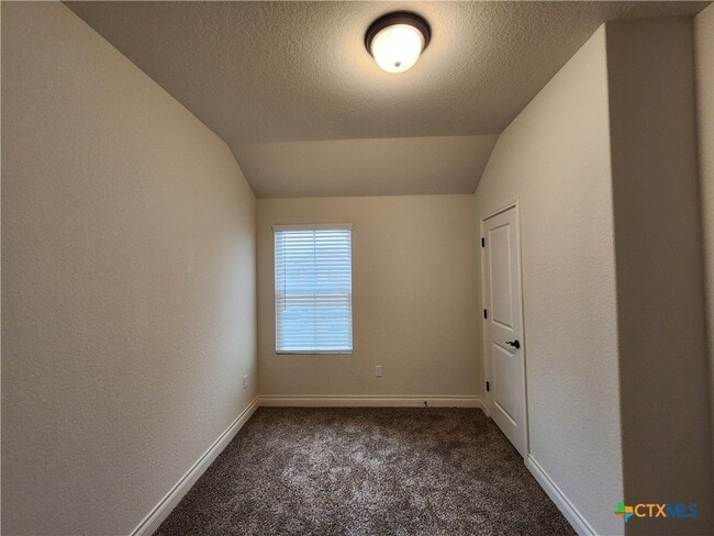 Building Photo - 340 Untermaier St