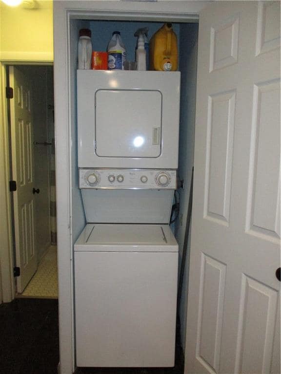 Building Photo - 323 Palm St