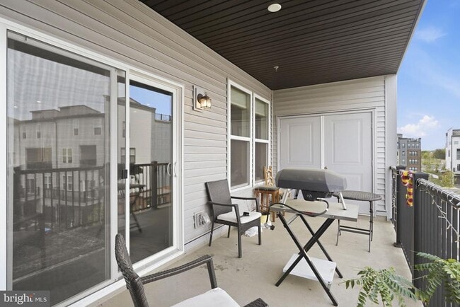 Building Photo - 20354 Newfoundland Sq