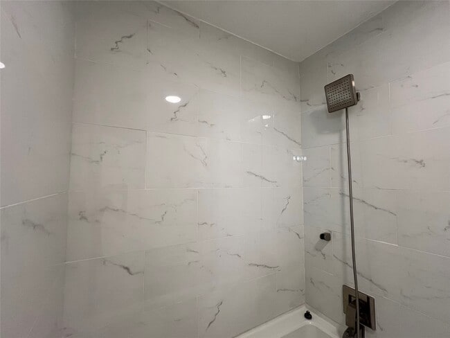 Building Photo - 14020 Schroeder Rd