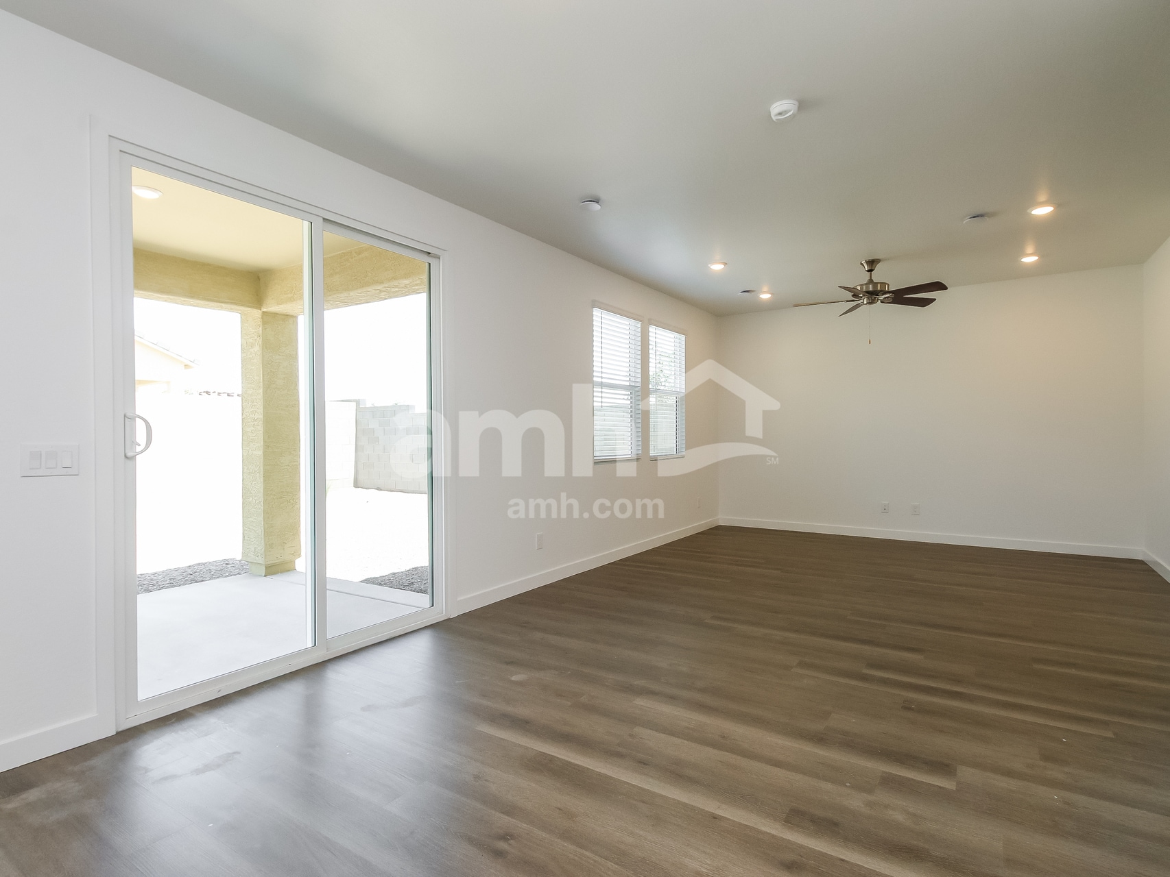 Building Photo - 20177 W Thomas Rd