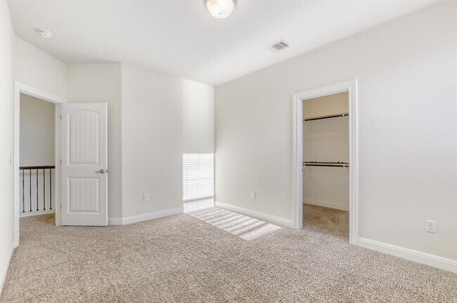 Building Photo - 600 Acadia Bnd