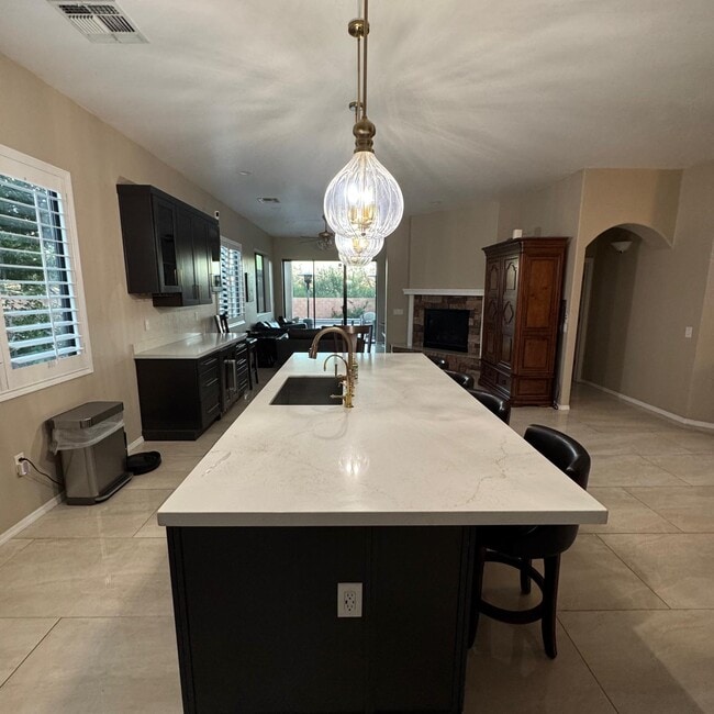 Building Photo - 1111 Vista De Los Alamos