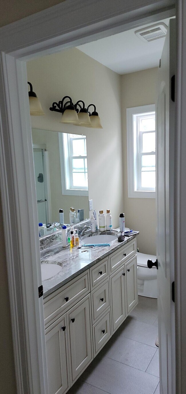 Building Photo - 61 Webster St