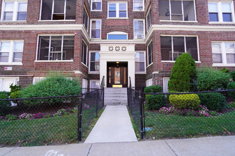 Building Photo - 19 Vinal St