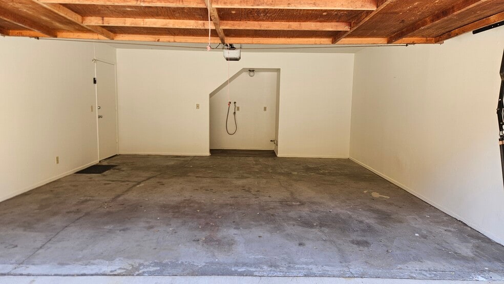 Building Photo - 2241 Florencita Dr W