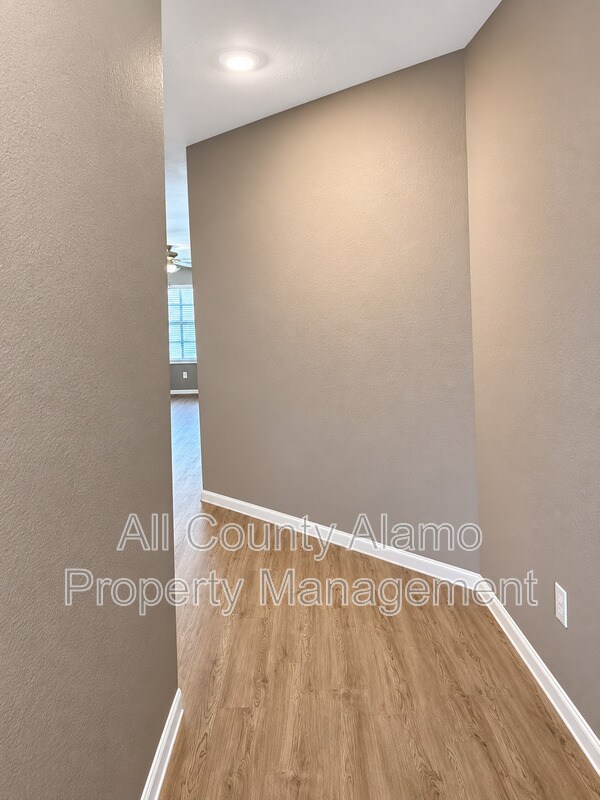 Building Photo - 4327 Southton Loch