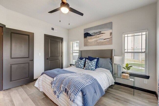 Building Photo - Bright, Spacious, and Move-In Ready