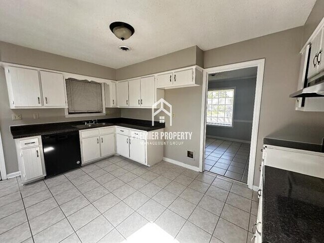 Building Photo - 3482 Kirby Terrace Dr