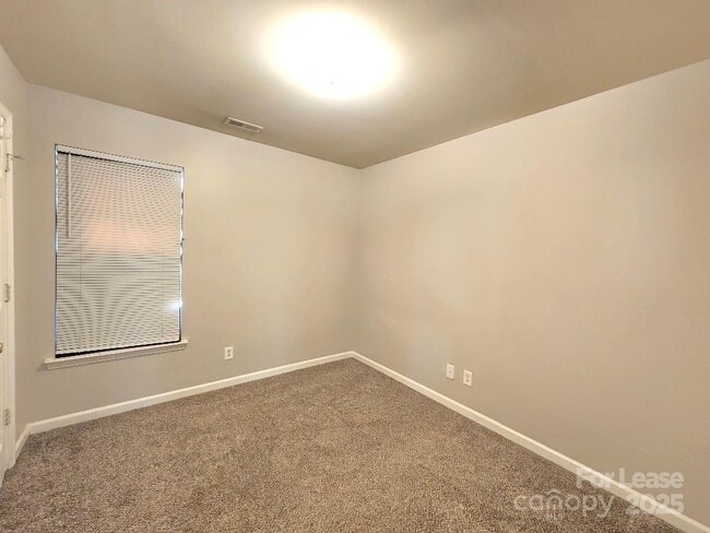 Building Photo - 5320 Peach Pl Ln