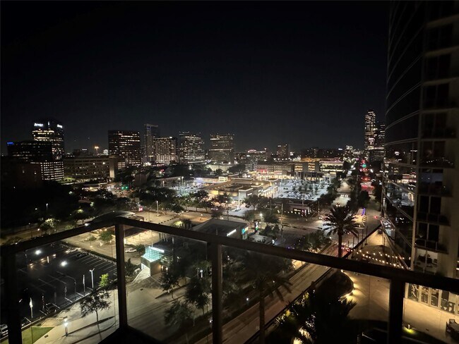 Building Photo - 1600 Post Oak Blvd