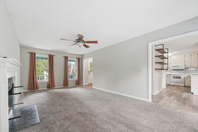 Building Photo - 1610 S Wade Ave