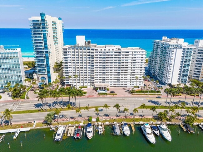 Building Photo - 5005 Collins Ave