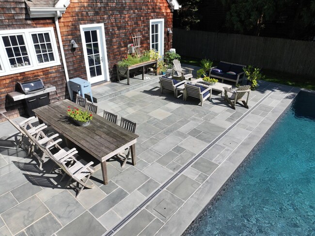 Building Photo - 35 Cove Dr